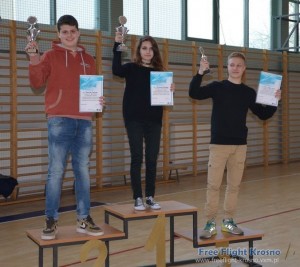 Podium junior. 2. Dominik Skwarek, 1. Aleksadra Sawicka, 3. Piotr Wielosz-Hałasa