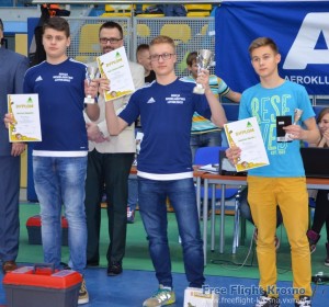 Podium junior.