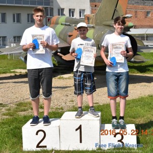 Podium F1K junior młodszy. 2. Adrian Pogonowski, 1. Mateusz Wertyporoch, 3. Marek Moździerz