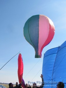 Start modelu balonu na ogrzane powietrze