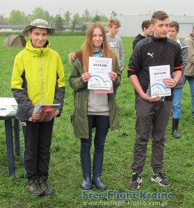 Podium w kategorii F1H junior młodszy: 2. Mateusz Czarny, 1. Roksana Gądek, 3. Michał Wszołek