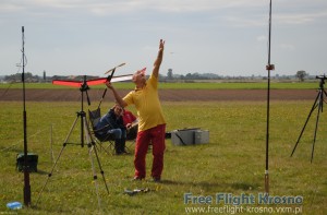 Start Wiktora Kochańczyka modelem klasy F1B.