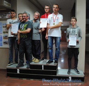 Podium F1A drużynowe: 2. UKS "Jedynka" Hrubieszów, 1. Aeroklub Podkarpacki, 3. Aeroklub Bydgoski 