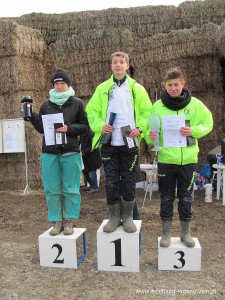 KarTel Cup - Podium F1A junior. Na drugim miejscu krośnianka Roksana Gądek.