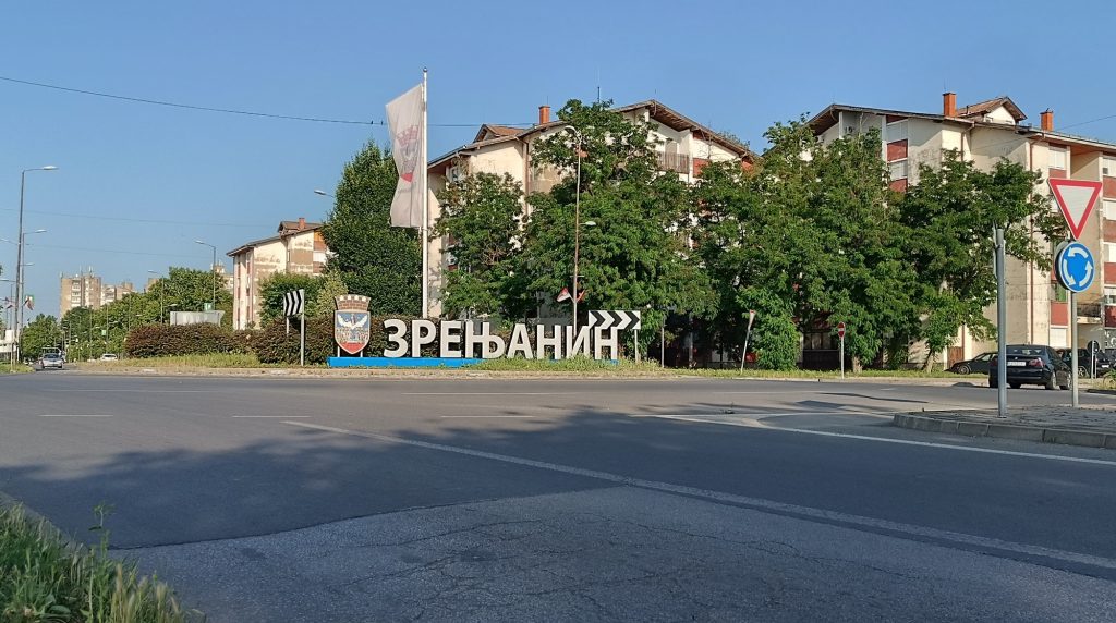 Rondo przy wjeździe do miejscowości Zrenjanin.